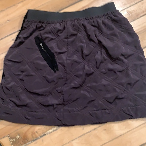 Black textured Leifnotes skirt - Picture 2 of 3